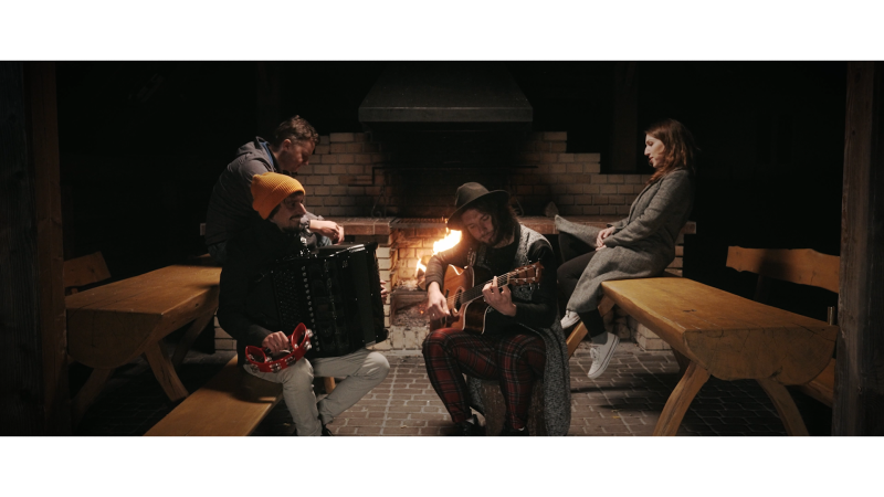 Droga Eliasza 14 PL.01_43_39_04.Still021